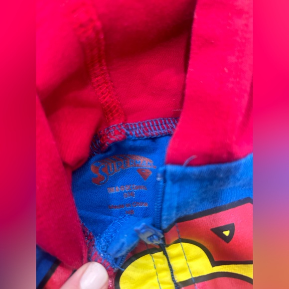 Newborn footed Superman PJ with Removable Cape - Picture 3 of 3